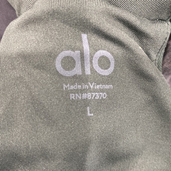 - Alo YogA NWOT Airbrush Real Bra Tank - - Picture 5 of 7